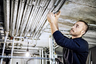 Heizungsmodernisierung | Modernisierungsschritte | Rohrinstallation | Isolierung