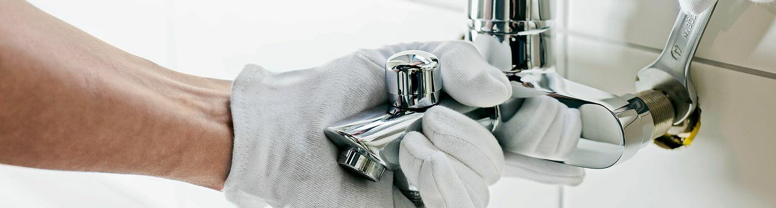 Handwerker_Monteur_Armatur_Header_1600x430