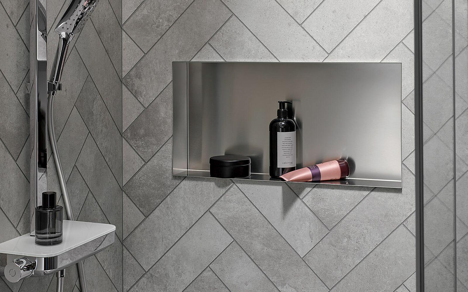 Duschutensilien und Wandeinbaubox aus Edelstahl von HSK