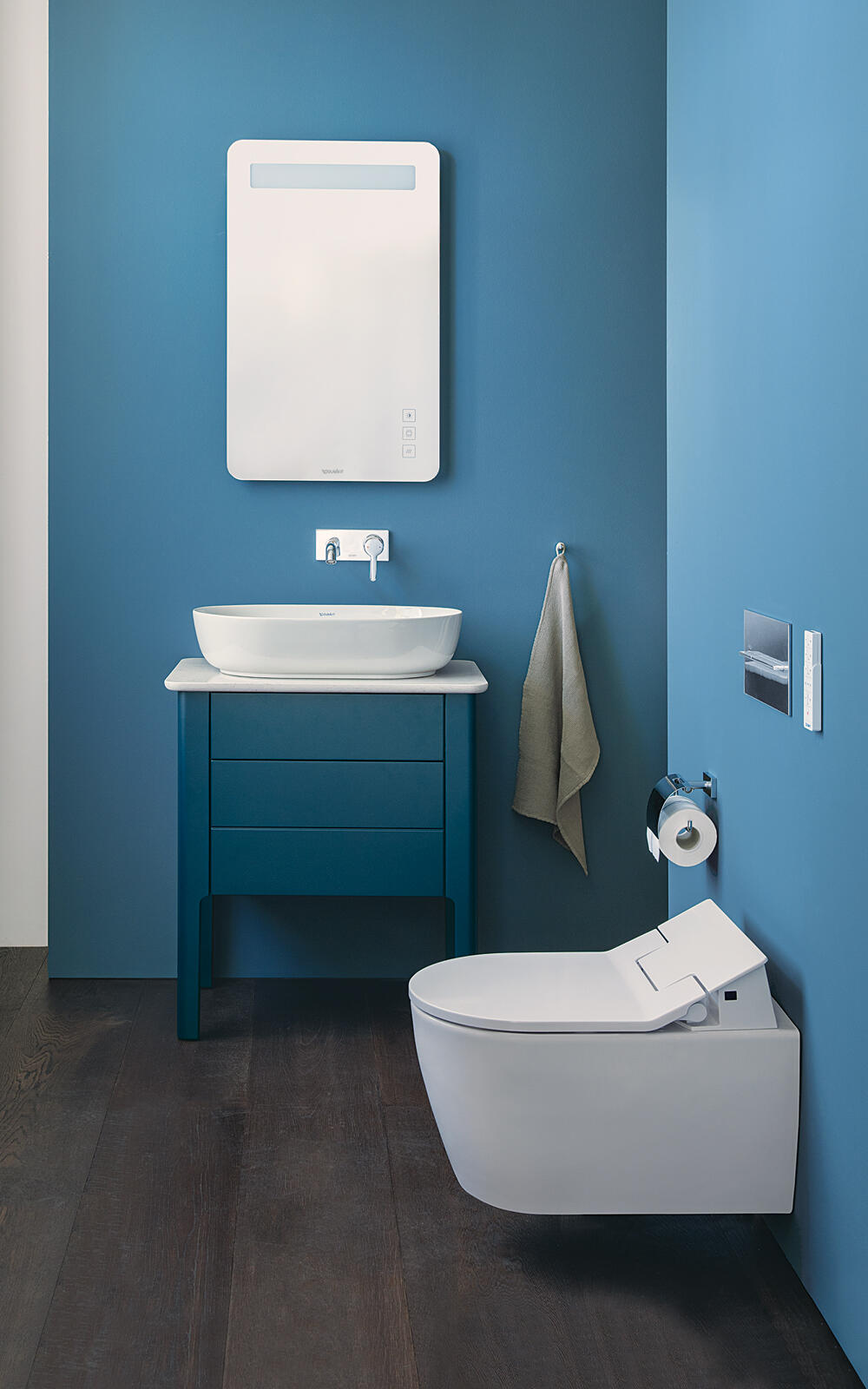 Blaues Bad Duravit Luv